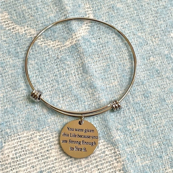 Bracelet with Dangle Charm New In Box - Picture 2 of 9